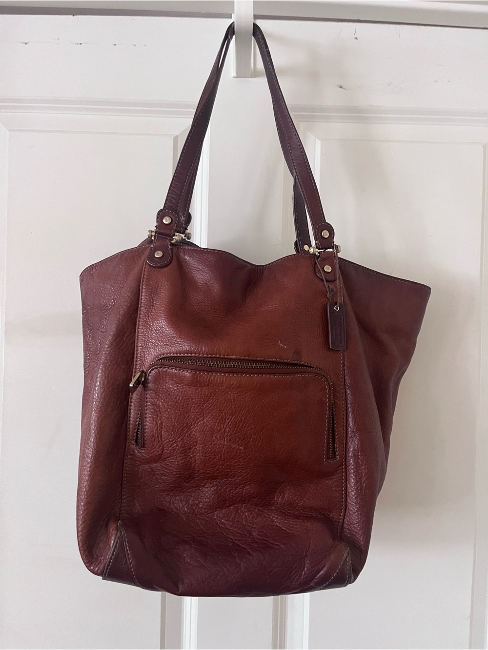 Liz Claiborne Distressed Chestnut Brown Leather Tote